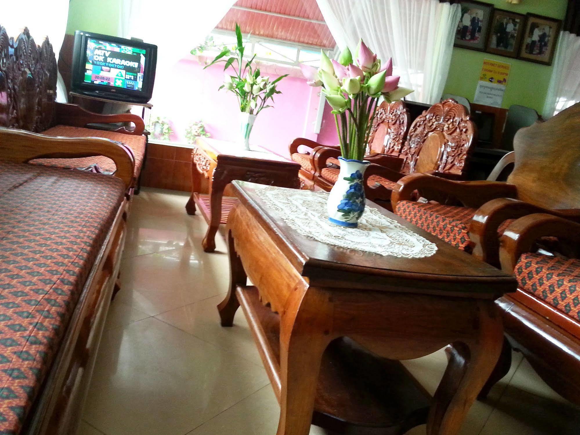 Ta Som Guesthouse & Tour Services Siem Reap Exterior photo