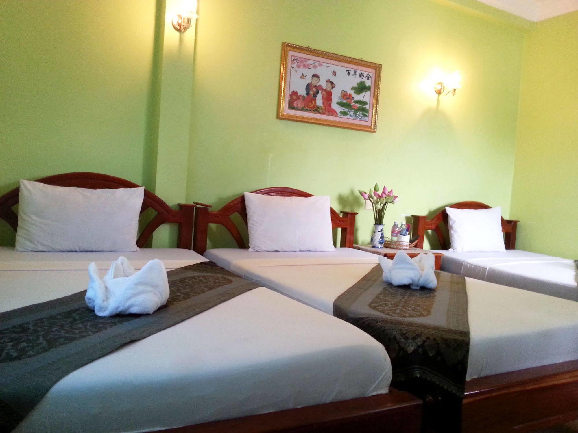 Ta Som Guesthouse & Tour Services Siem Reap Exterior photo